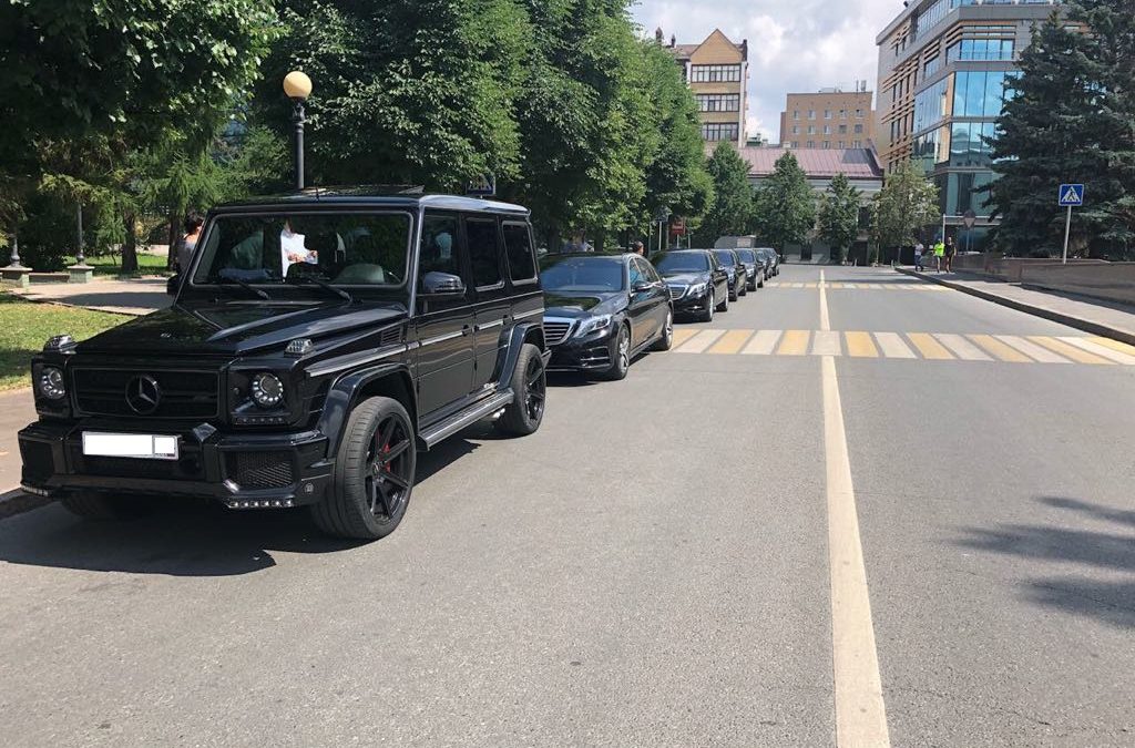 Обслуживание автомобиля VIP класса свадьбы в Казани
